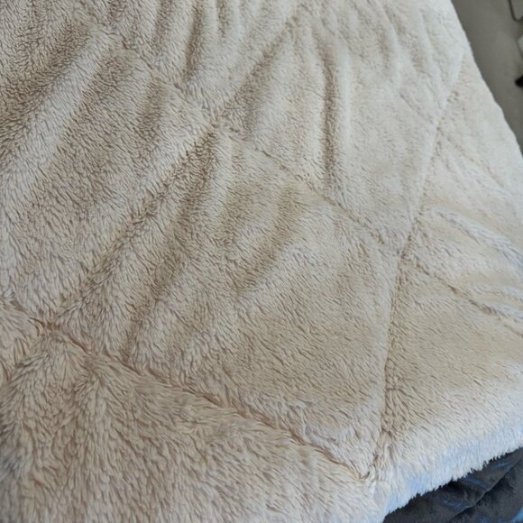 London fog king comforter diamond quilt pattern Luxurious Cream Bedding Blanket - Picture 11 of 15